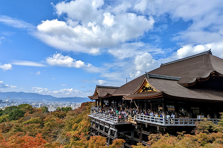 清水寺本堂與遠方京都市景
