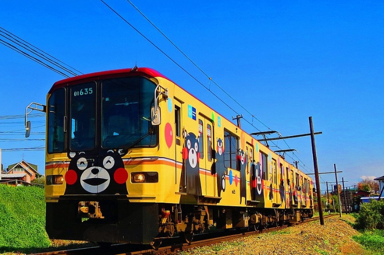 黃色萌熊彩繪電車
